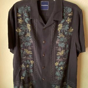 Tommy Bahama Men's Black Embroidered 100% Silk Top size Large But…